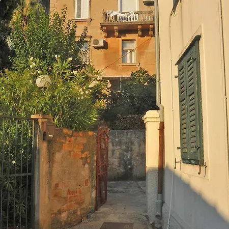 Spacious With A Panoramic View Of Harbor Privat bolig