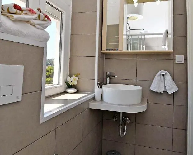 Rum i privatbostad Spacious With A Panoramic View Of Harbor Dubrovnik