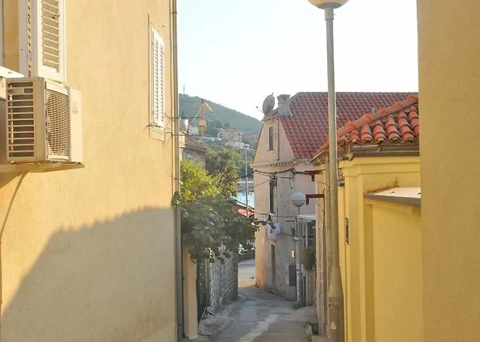 Rum i privatbostad Spacious With A Panoramic View Of Harbor Dubrovnik